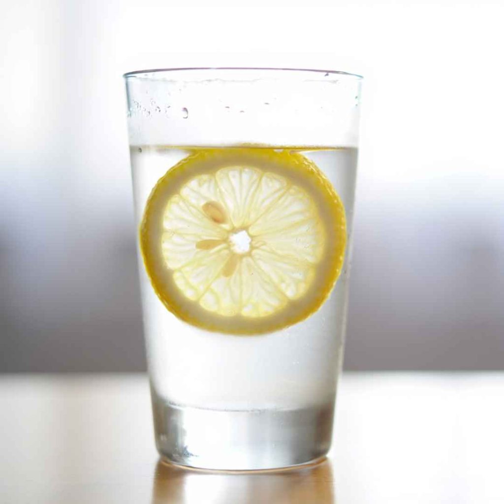 vitummy - Manfaat Infused Water Lemon dan Cara Membuatnya 1 Manfaat Infused Water Lemon