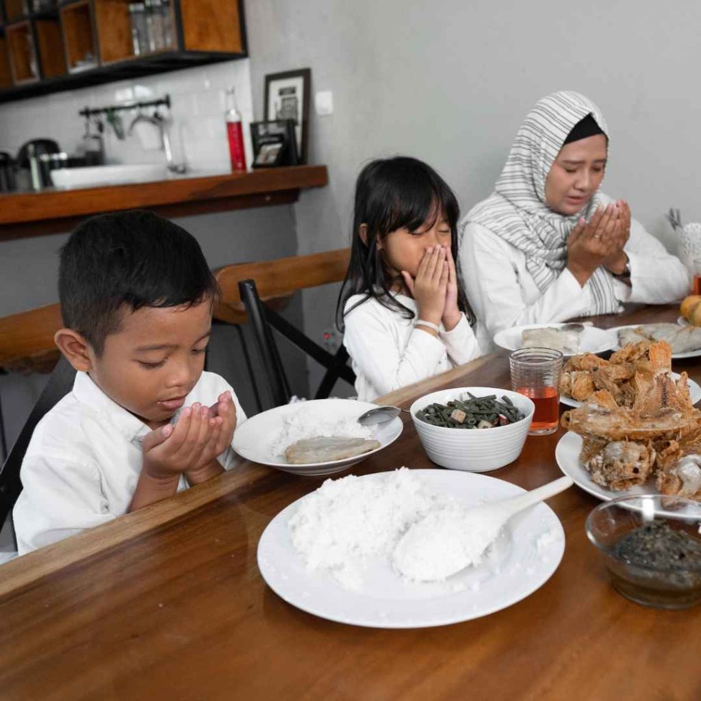 vitummy - Tanda Anak Sudah Siap Puasa, Pastikan Si Kecil Sudah Mengalaminya! 1 tanda anak sudah siap puasa